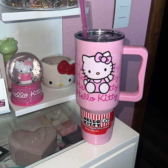 Hello Kitty - Picture 2 of 3